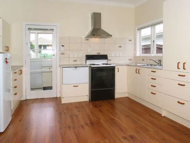 7a Romney Square Tawa_5