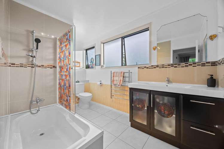 274 Forest Hill Road Waiatarua_17