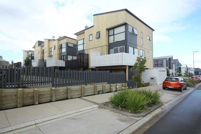 Charming 3BR Townhouse in Hobsonville