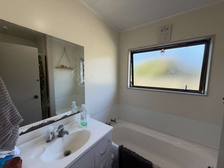 1 Taharangi Street Koutu_8