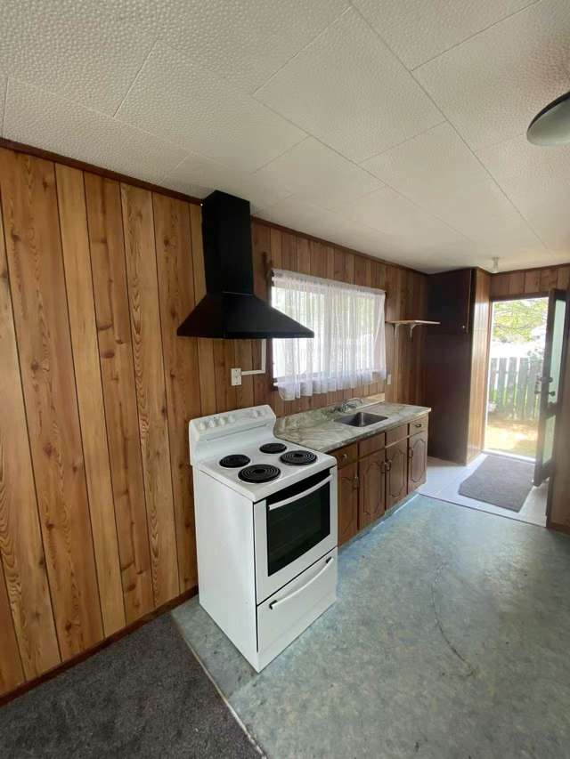 47B Cobham Crescent Kelston_2