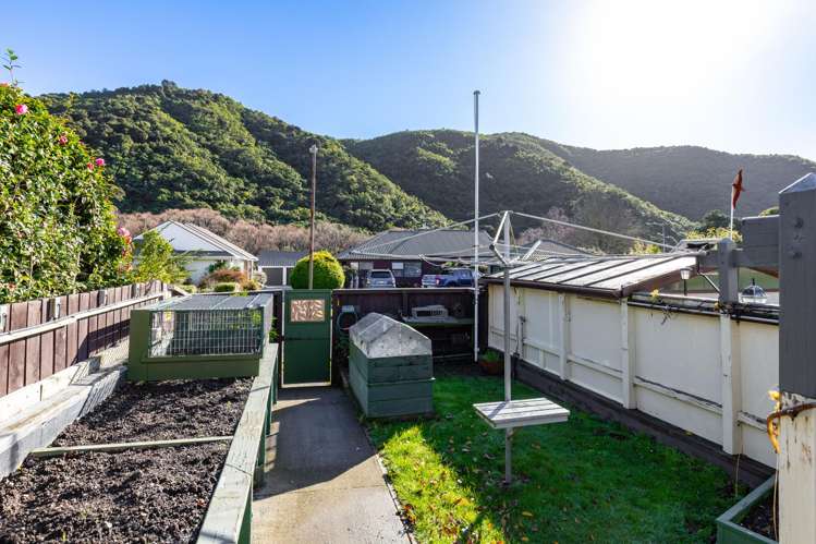 16 Huia Street Waikawa Picton_36