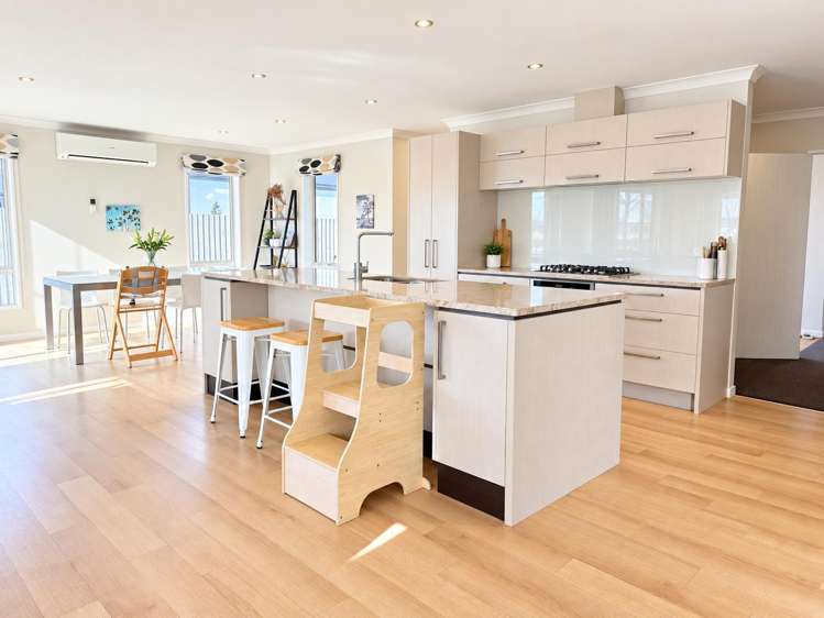 82 Mcmahon Drive_3