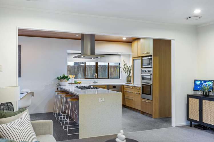 8B Rossgrove Terrace Mt Albert_9