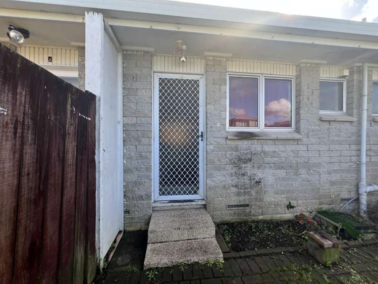 2/54 Kenderdine Road_0