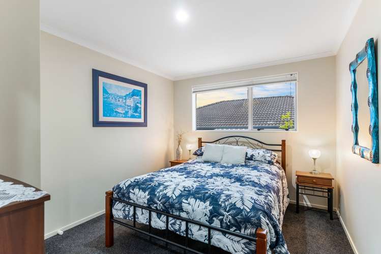32 Rivervale Grove Stanmore Bay_9