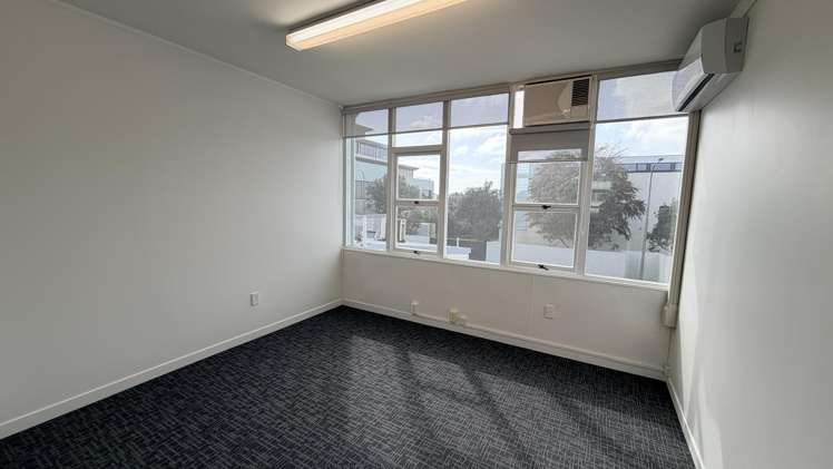 Shop 3,424 Lake Road Takapuna_6