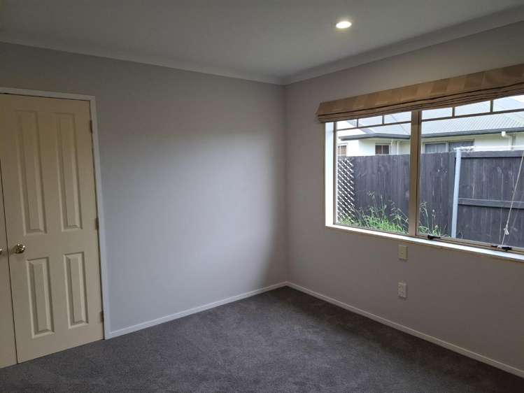 27 Cranbrook Place 2612_12