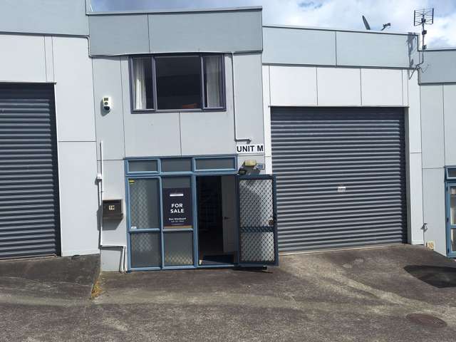' Man Cave ' For Sale - Glen Eden