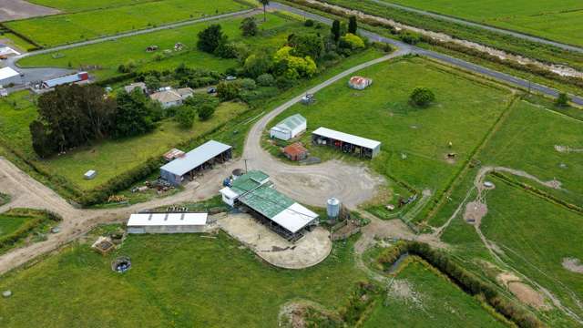 108 Canal West Road Waitakaruru_4