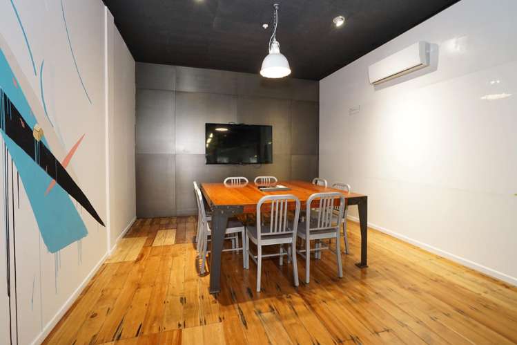 14 Anzac Parade Hamilton Central_5