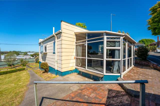 Big Price Reduction on This Charming Starter!