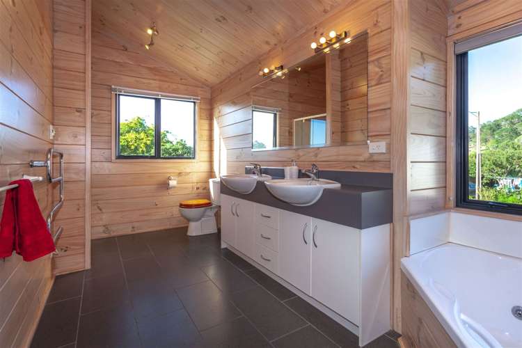 17 Emmerdale Drive Hahei_14