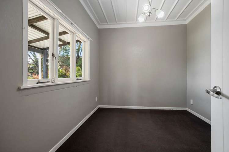 512a West Coast Road Oratia_11