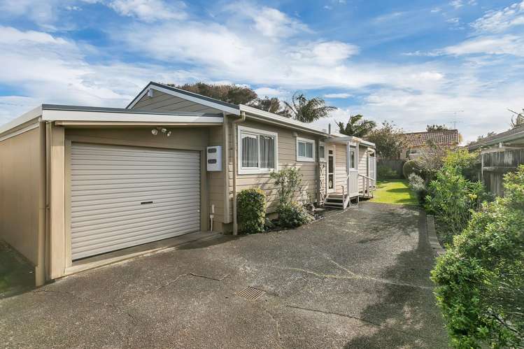 2/218 Sunnynook Road Totara Vale_14