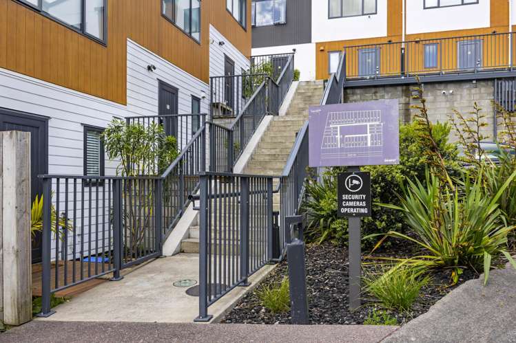 16/18 Hewlett Road Massey_4