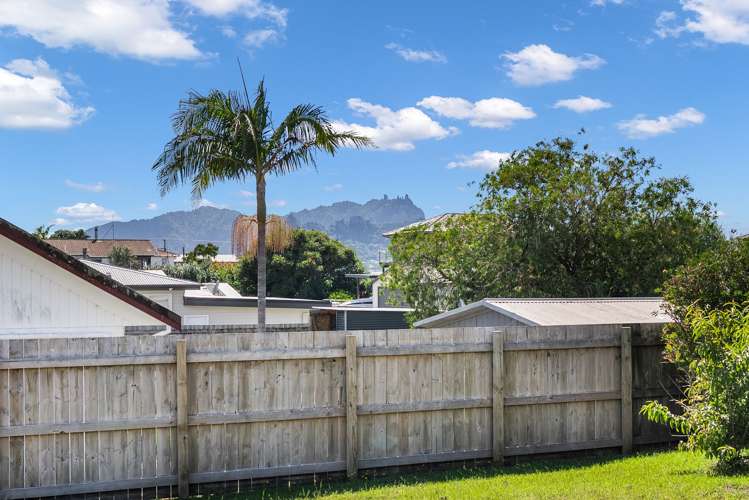 9 Finch Street One Tree Point_21