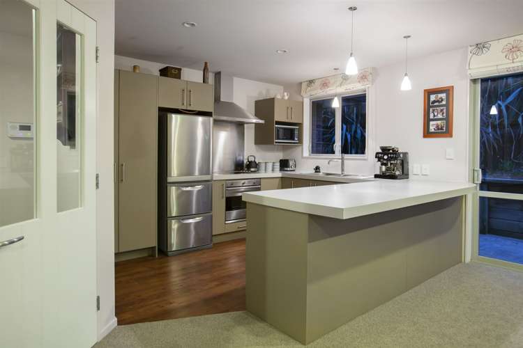 15 Tararua Close Aotea_16