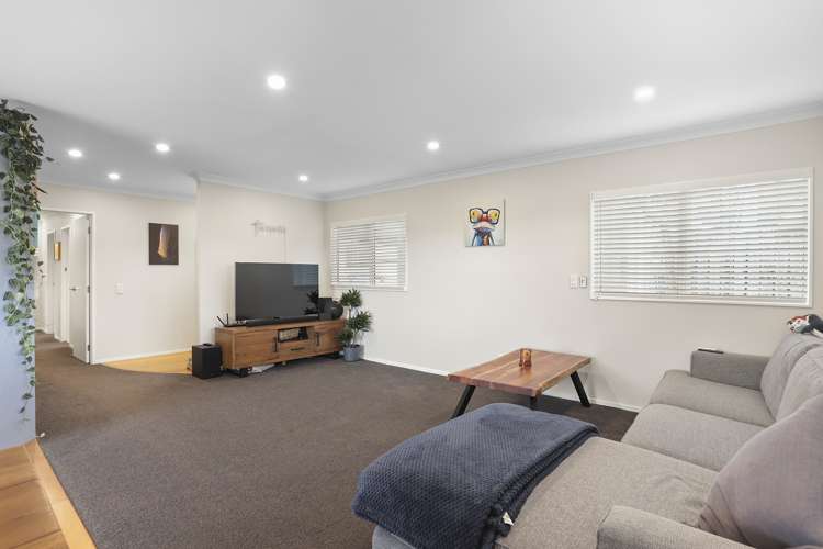 2/140a Hepburn Road Glendene_5