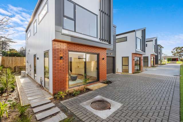 4/12 Baringa Place Botany Downs_1