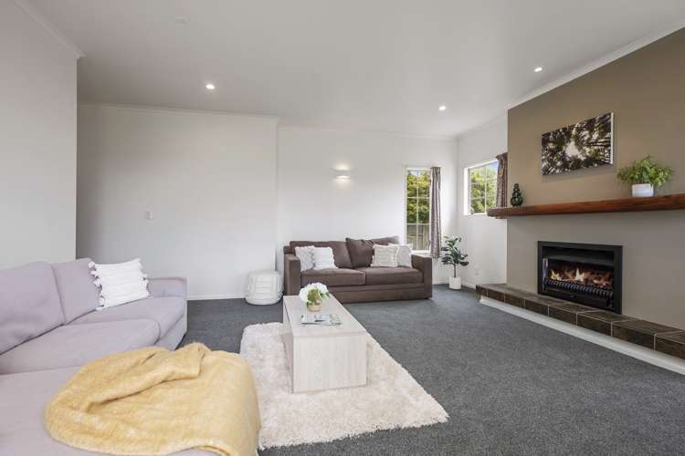 23 Hayward Rise Owhata_13