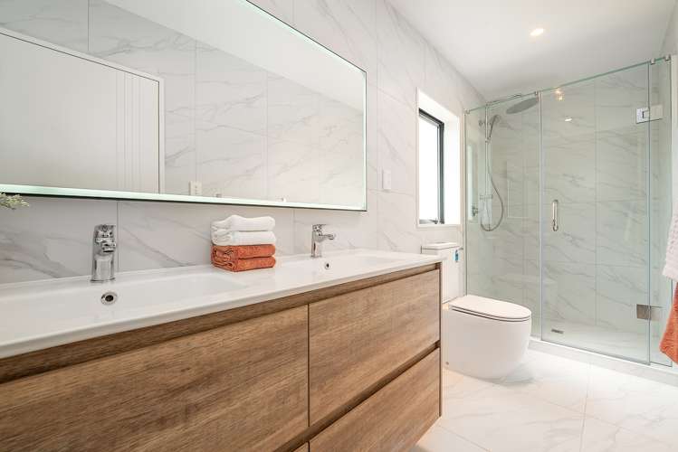 16a Glenmore Road Sunnyhills_10