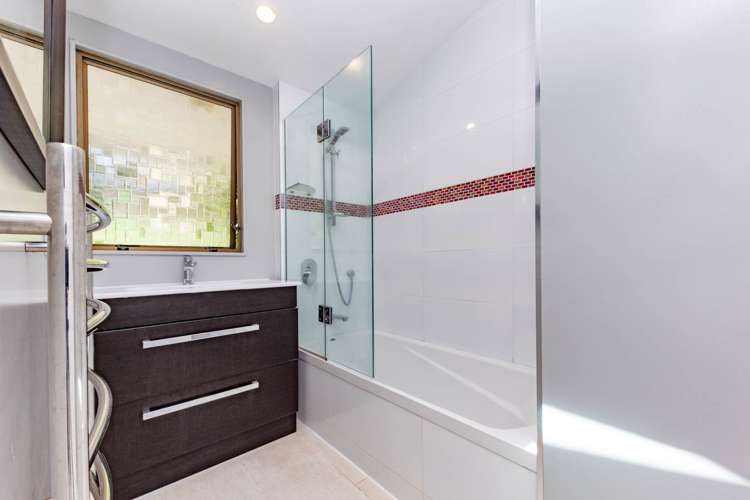 8 Janet Place Laingholm_12