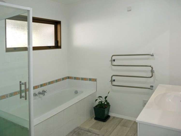 8 Fairfield Street Brightwater_11