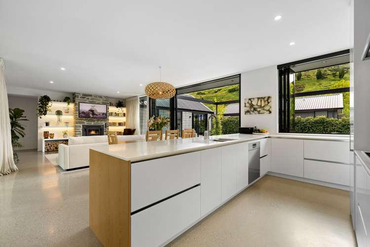 7 Eastwood Lane Lower Shotover_10