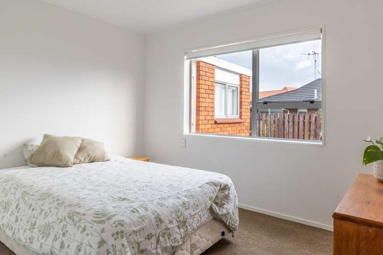 2/203 Galloway Street Hamilton East_9