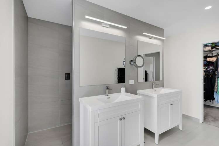1371 Egmont Road Egmont Village_13