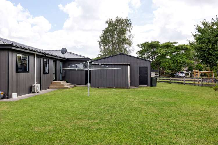 9 Shadbolt Drive Leamington_25