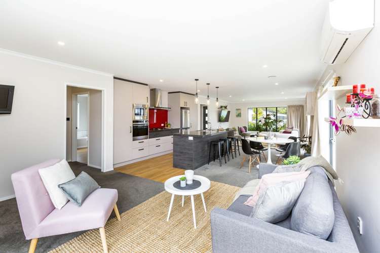 24 Te Kaeaea Crescent Wallaceville_6