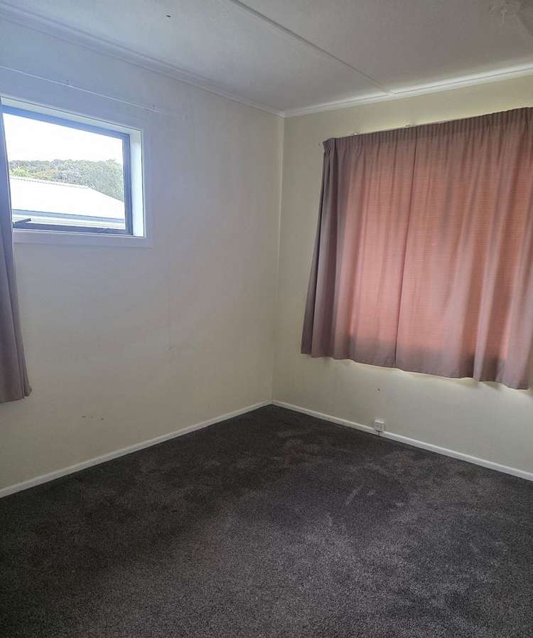27 Wainuiomata Road Wainuiomata_12