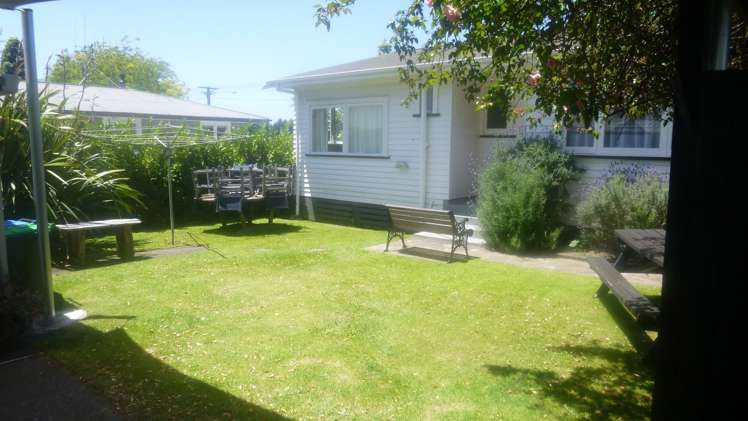 132 Windsor Road Bellevue_12