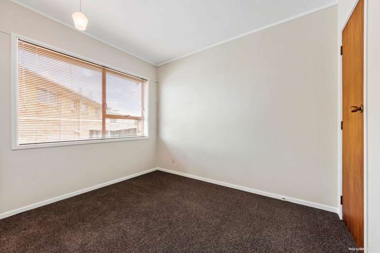 2/95 Glengarry Road Glen Eden_9