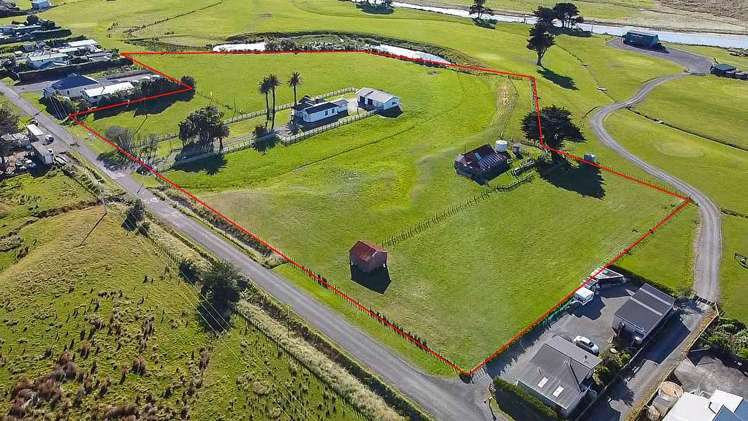 47 49, 53, 59, 65, 67, 69, 71 Seaview Road and Sophy Street Herbertville_17