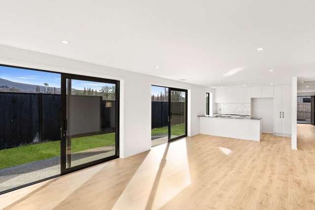 77 Magnum Drive Cromwell_1