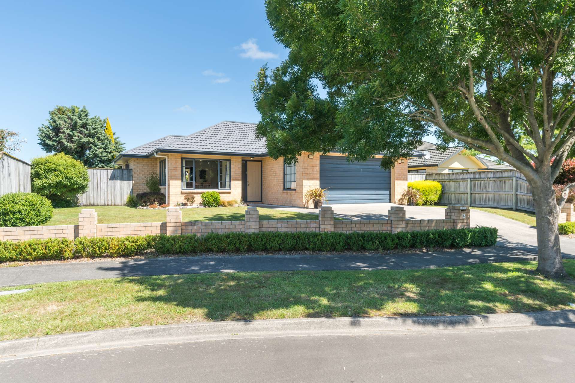 6 Brookside Close Highbury_0