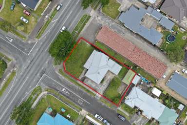 587 Queen Street East_3