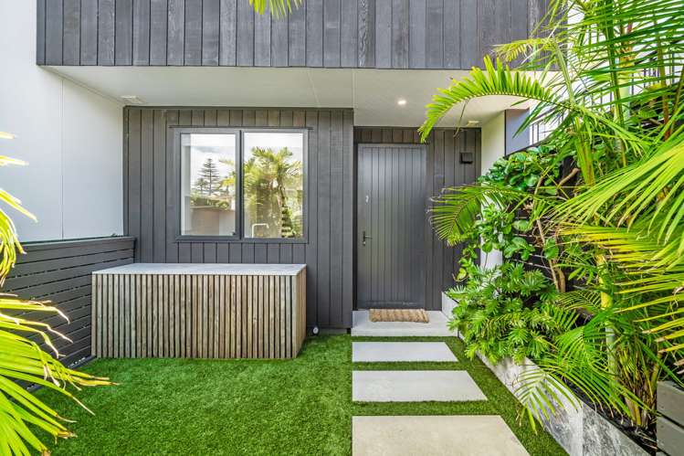 2/37 Glen Atkinson Street St Heliers_17