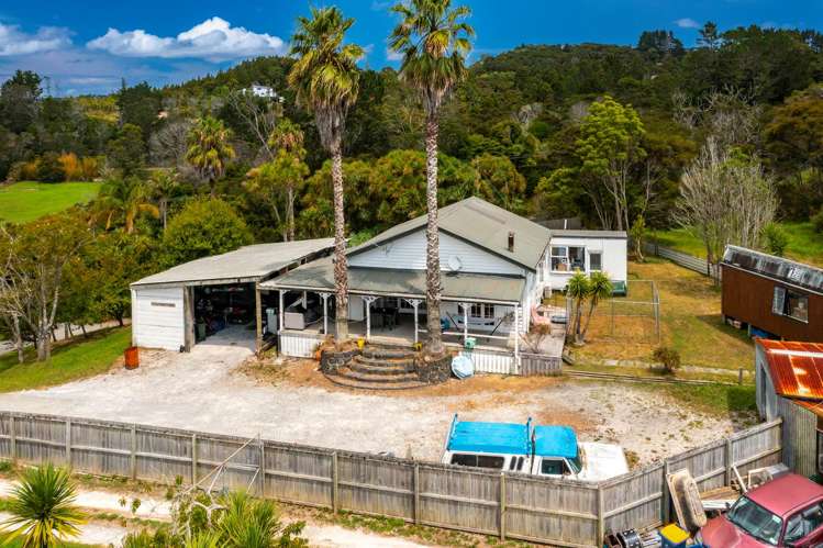 15 Waitakere Road Waitakere_1