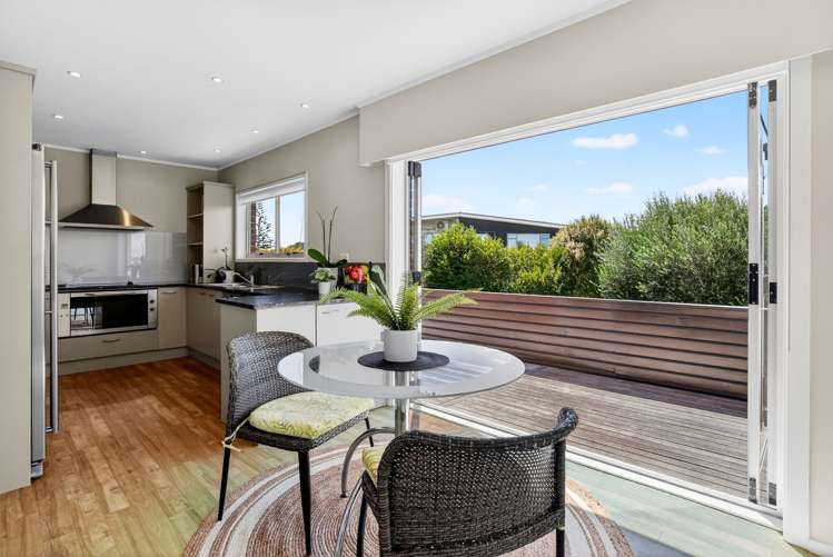 27 Gulf Crest Bucklands Beach_14