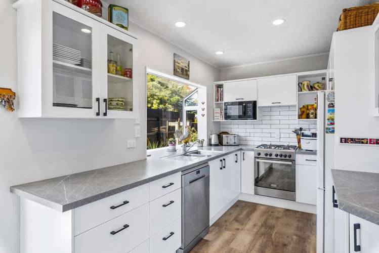 13 Rangiatea Street Paraparaumu Beach_8