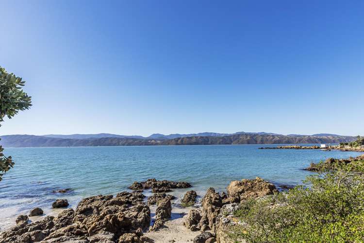 385 Karaka Bay Road Karaka Bays_2