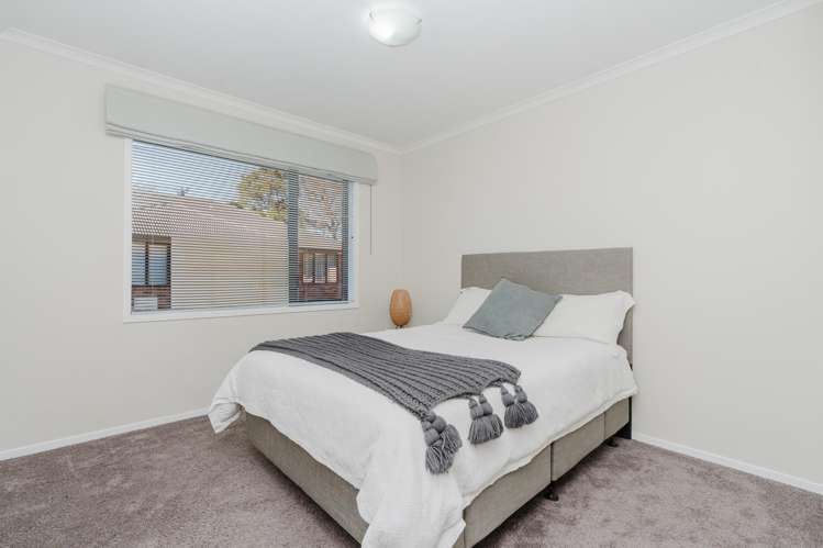 2/240 Old Farm Road Hillcrest_4