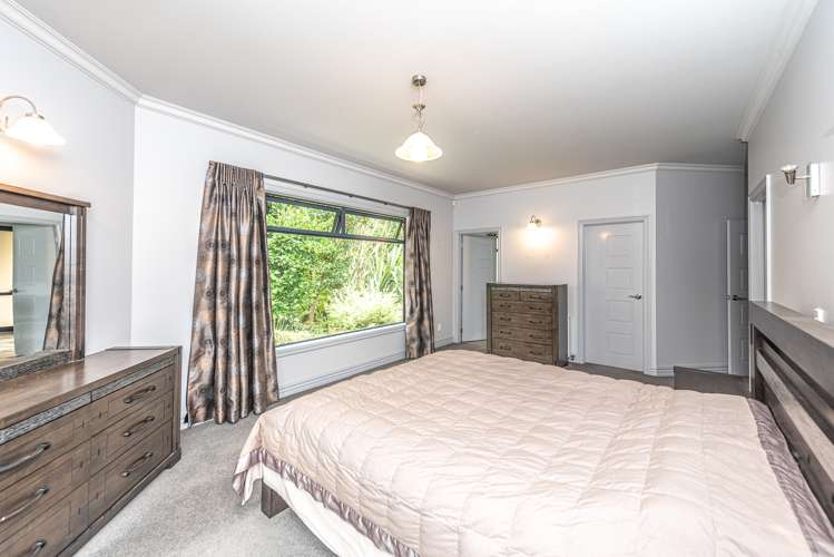 29 Lithgow Drive Otamatea_5