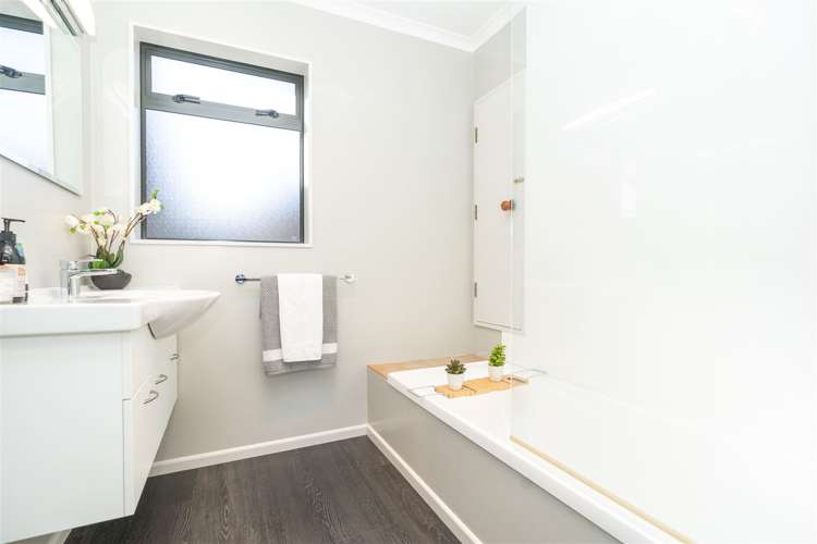 8 Pointon Glade Grandview Heights_22