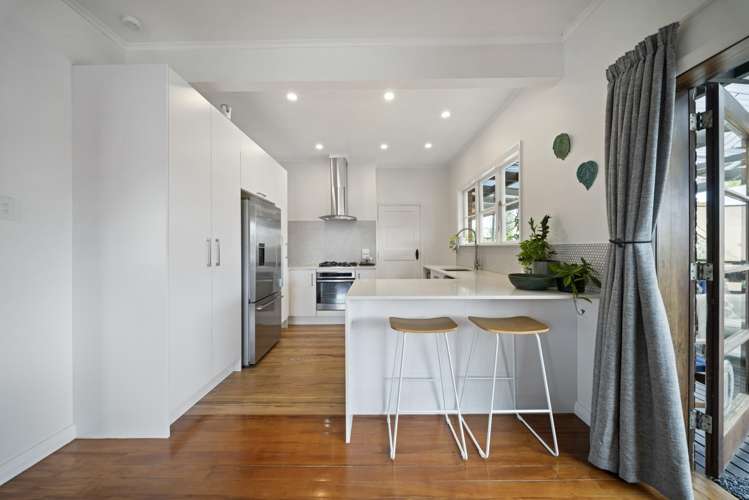 19 Captain Scott Road Glen Eden_6