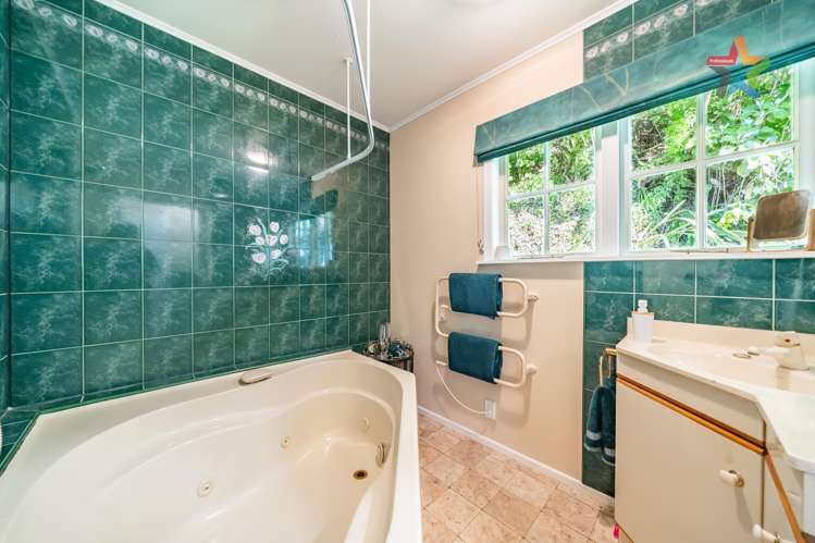 12 Gainsborough Grove Belmont_12